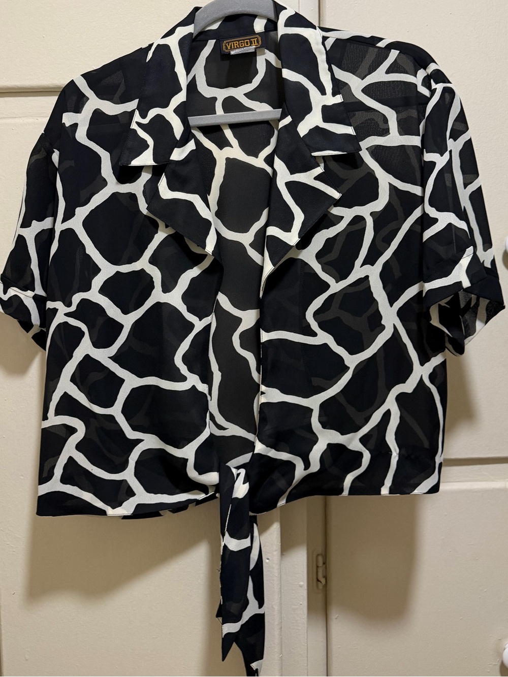 Size 10 Black & White Printed Tie-Back Women's Top